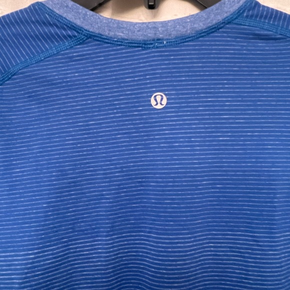 Lululemon shirt - Picture 6 of 6